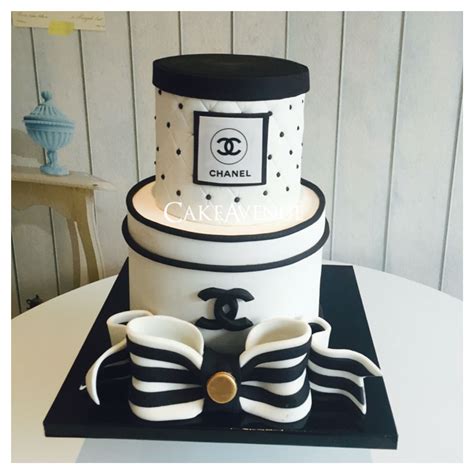 chanel fondant cake|trendy Chanel cakes.